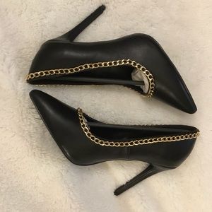 5/25% off - Black pumps heels stilettos shoes